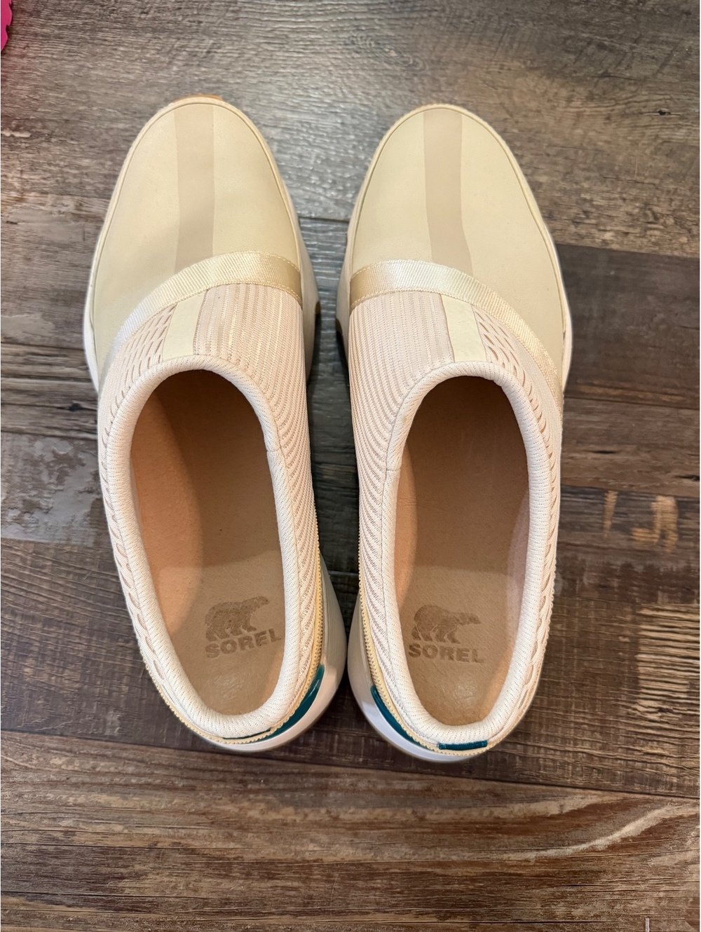 Sorel Kinetic Impact Slip On Sneakers Cream Beige Women’s Size 10